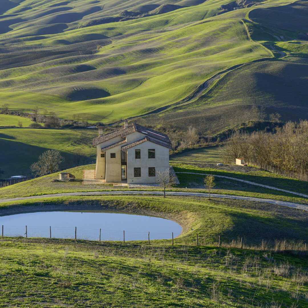 CAMERONE COUTRY HOUSE